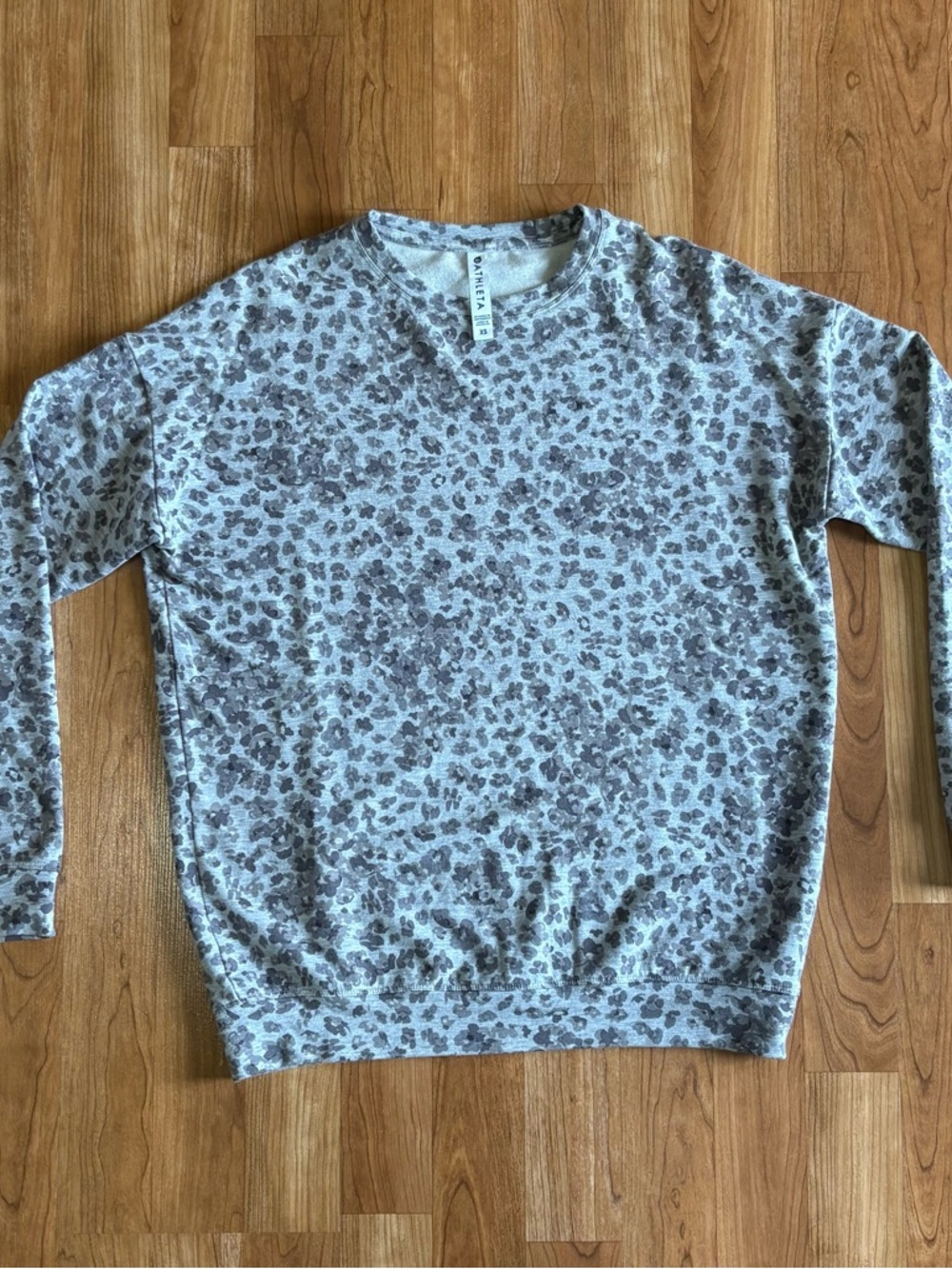 Athleta Studio to Street Splatter Sweatshirt Top Women's Size XS Gray Soft Cozy - Picture 2 of 10
